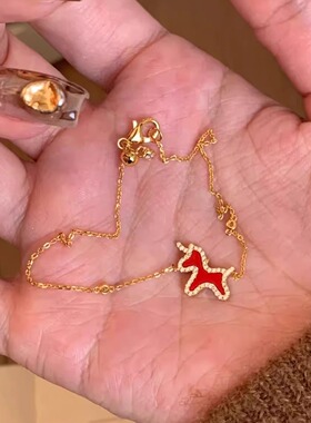 镶钻红色独角兽耳钉女千金感轻奢时尚精致耳环马年本命年耳坠耳饰