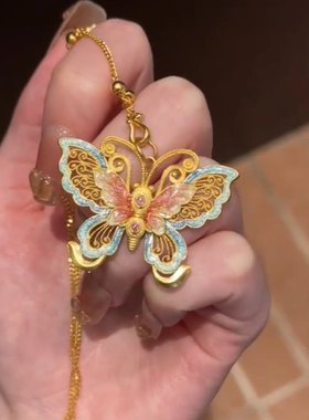 新中式金色梦幻彩色蝴蝶珐琅项链女国风吊坠高级感颈链送女友礼物
