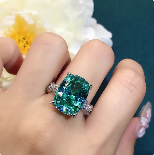 高级感时尚百搭长方钻戒指轻奢气质小众设计感食指戒简约闪钻指环