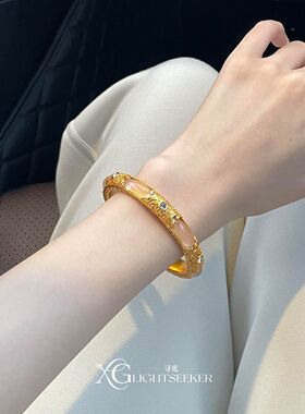 新中式宫廷风雕花点钻镂空手镯女2026新款复古轻奢精致高级感手饰