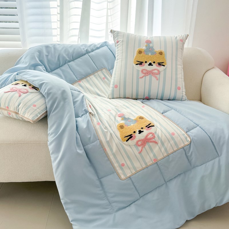 卡通抱枕被子两用办公室午睡枕头毯子二合一车用靠枕宿舍空调被子