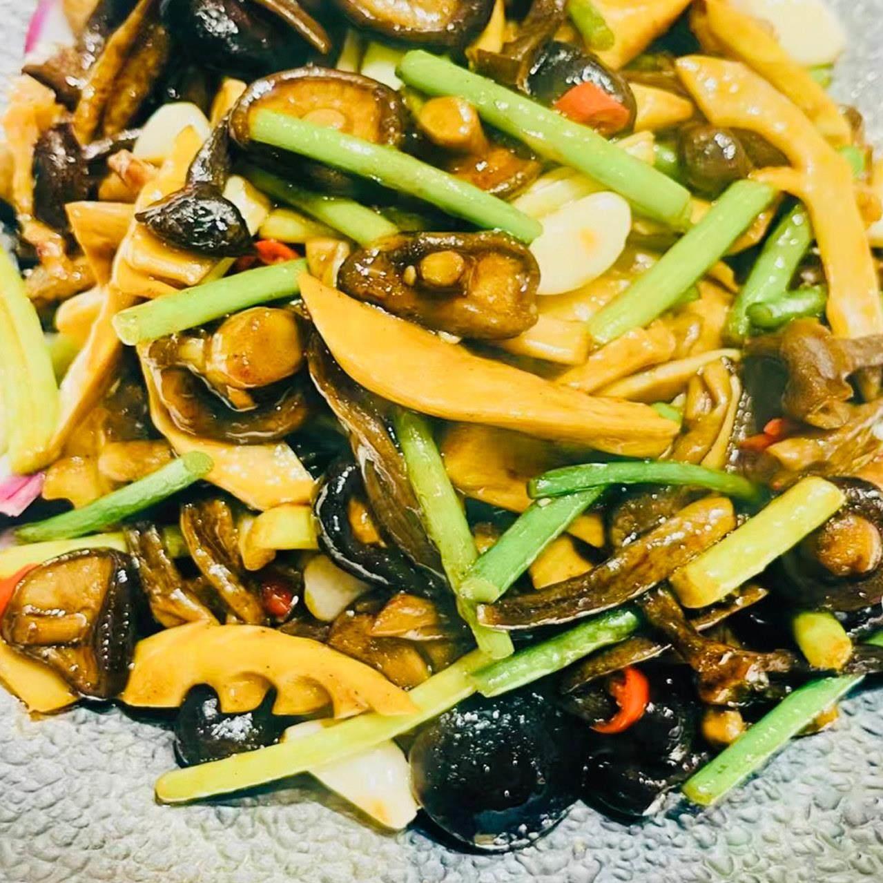 山珍炒蔬家常菜脆嫩鲜香美味食材烹饪免洗鹿茸菇杏鲍菇香菇糯米笋