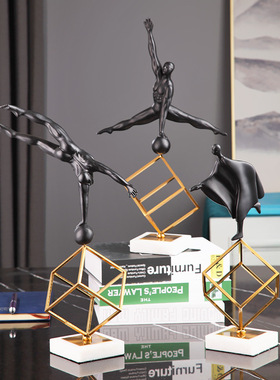 北欧艺术雕塑树脂装饰品摆件高级感书房金属办公桌人物装饰工艺品