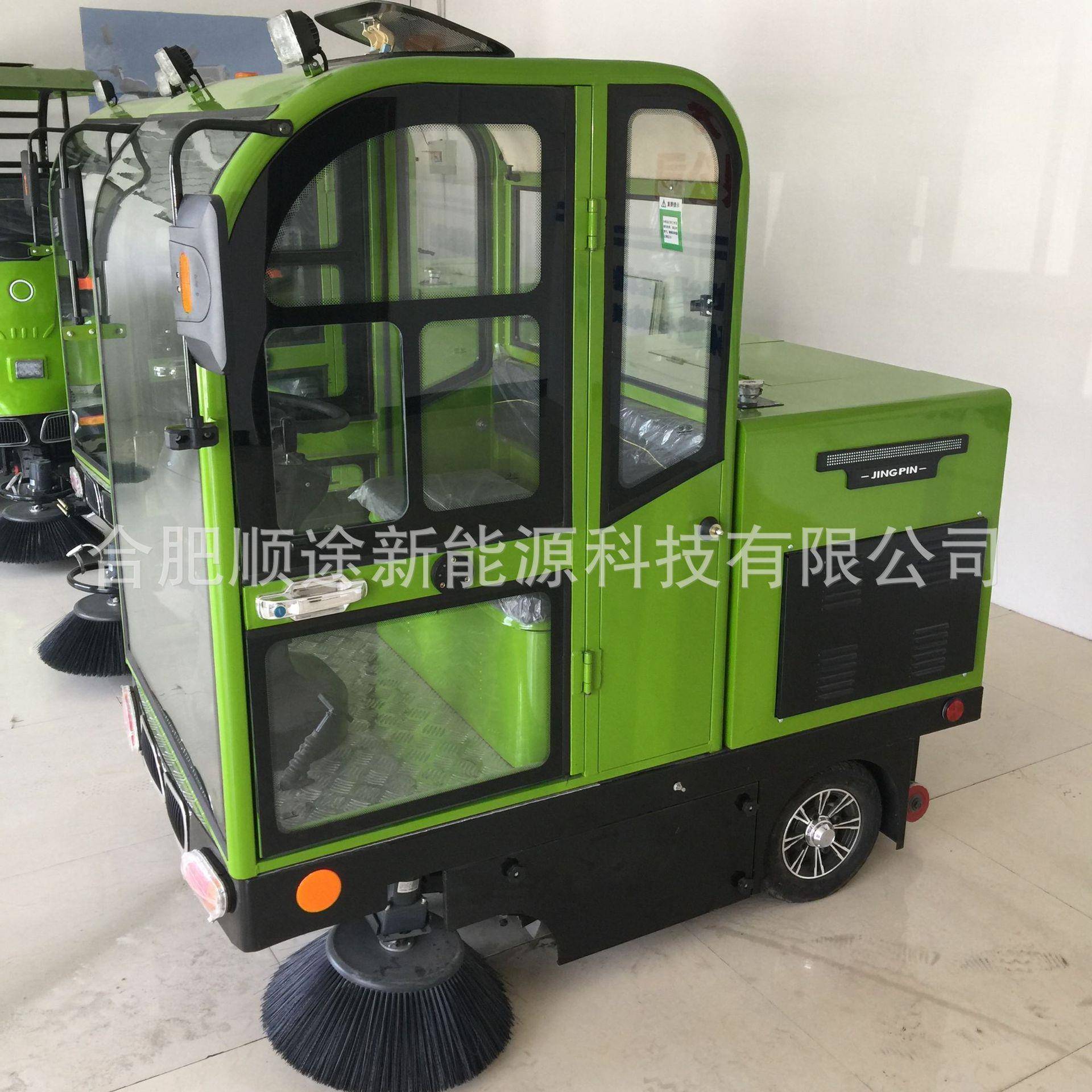 全封闭式电动驾驶式扫地车清扫道路设备自动驾驶三刷清扫车