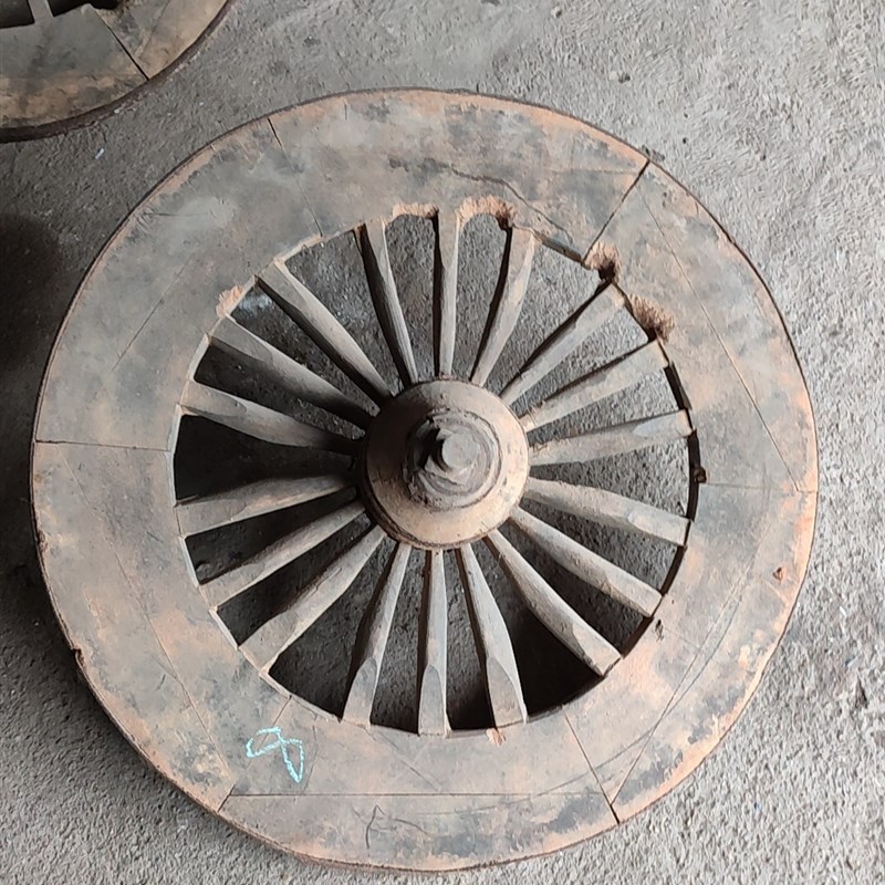 古朴怀旧老物件完老车轱辘拍戏马车旧轮子香樟木车轮装饰摆饰