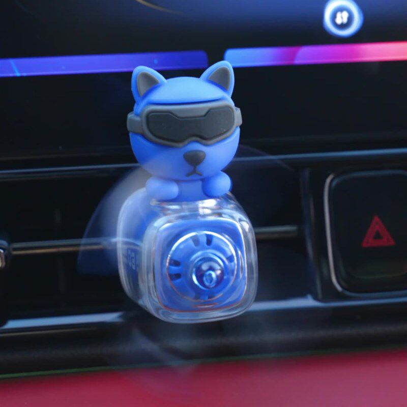 汽车香水出风口装饰品车内用香氛爱卡通车载旋转香薰