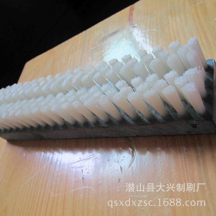 工厂生产贴标机毛刷 密封防尘挡灰条刷 清洗尼龙丝条刷 木质条刷图片