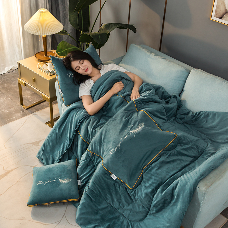 双面加绒加厚抱枕被子两用珊瑚绒保暖车上办公室靠垫枕午休小毯子