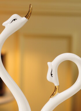 创意家居天鹅实用一对家庭客厅电视柜摆设婚礼软装小饰品