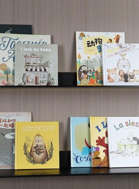 现代样板间儿童房书籍摆件售楼处玩耍区卡通英文漫画书装饰品