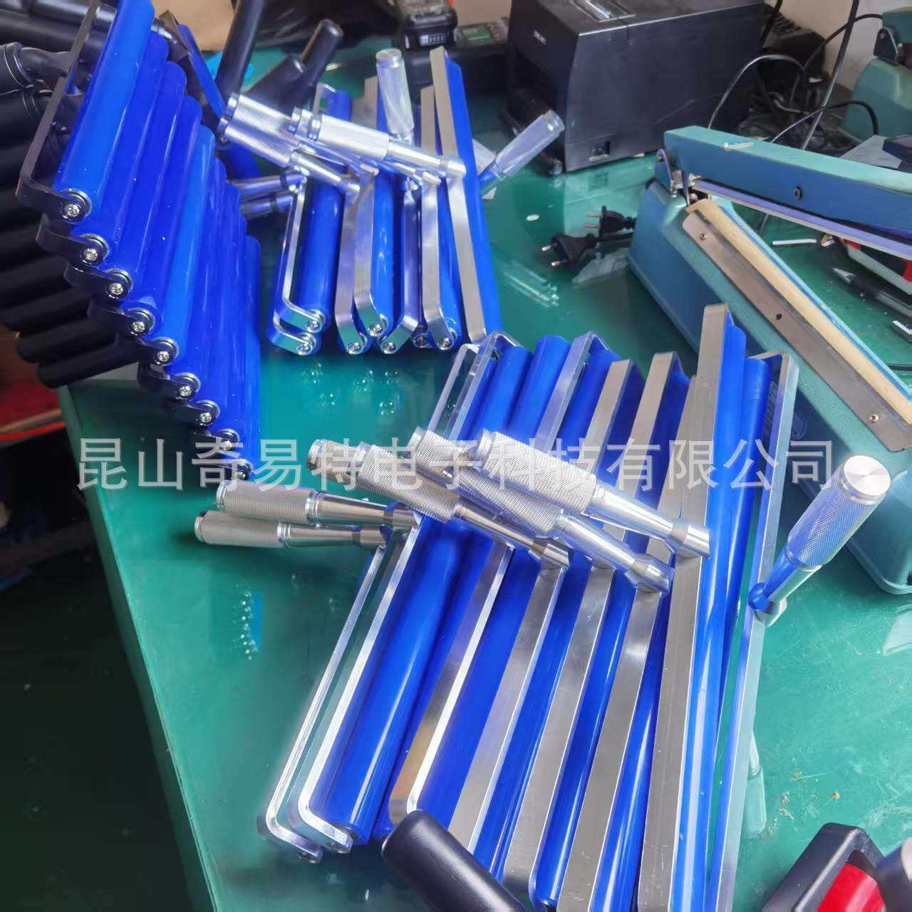 防静电粘尘滚轮 矽胶粘尘滚轮 工业黑色手柄