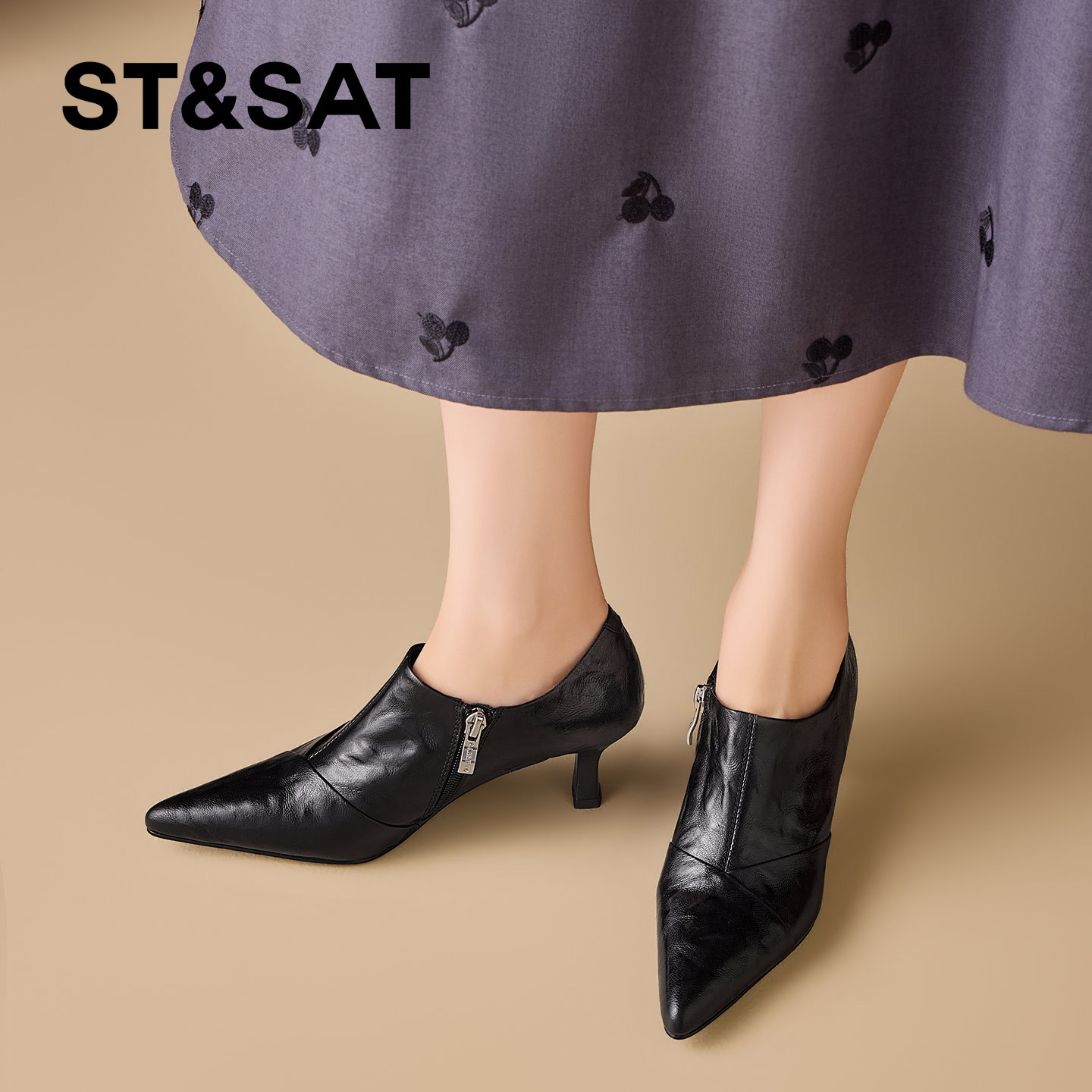 St&Sat/星期六法式尖头细跟黑色深口单鞋女2026新款高跟及踝靴子