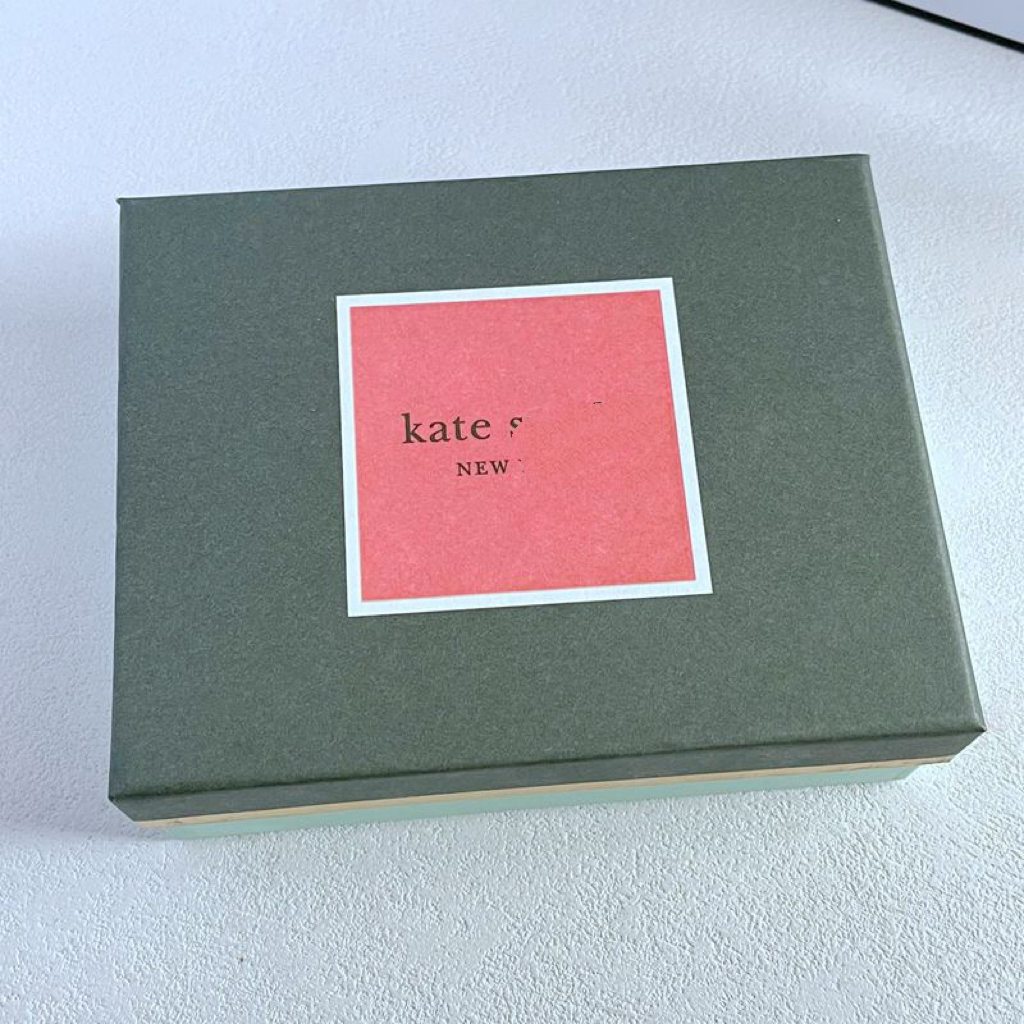 各种各样的包装布袋 礼盒背卡耳堵等