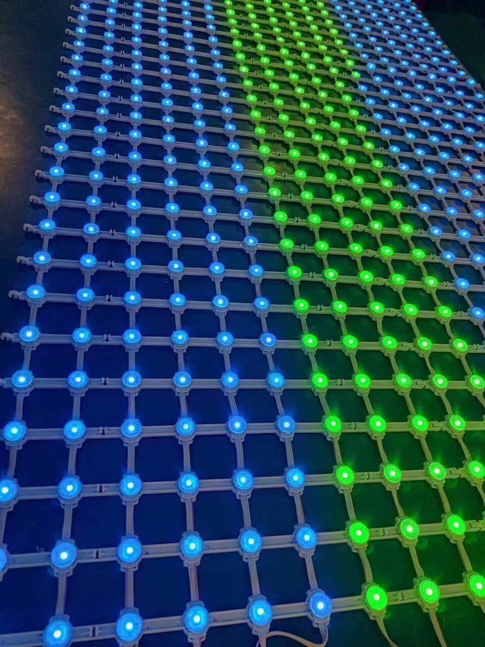 室外彩色屏户外防水透明屏LED彩色广告屏厂家批发