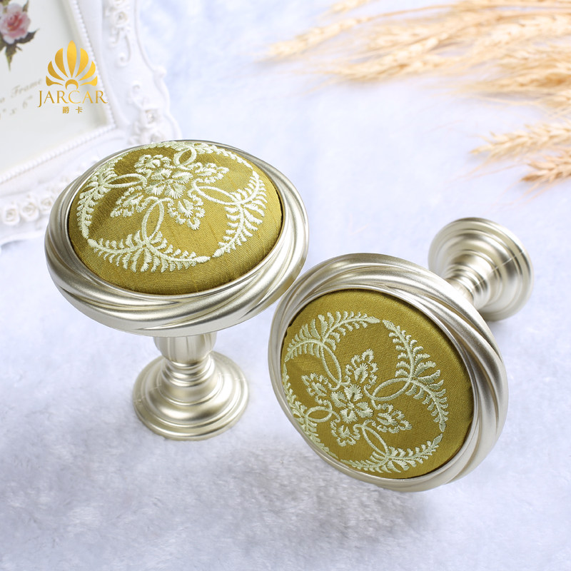 爵卡 欧式真丝绣花塑料挂钩 时尚布艺墙钩创意精品壁挂窗帘勾一对