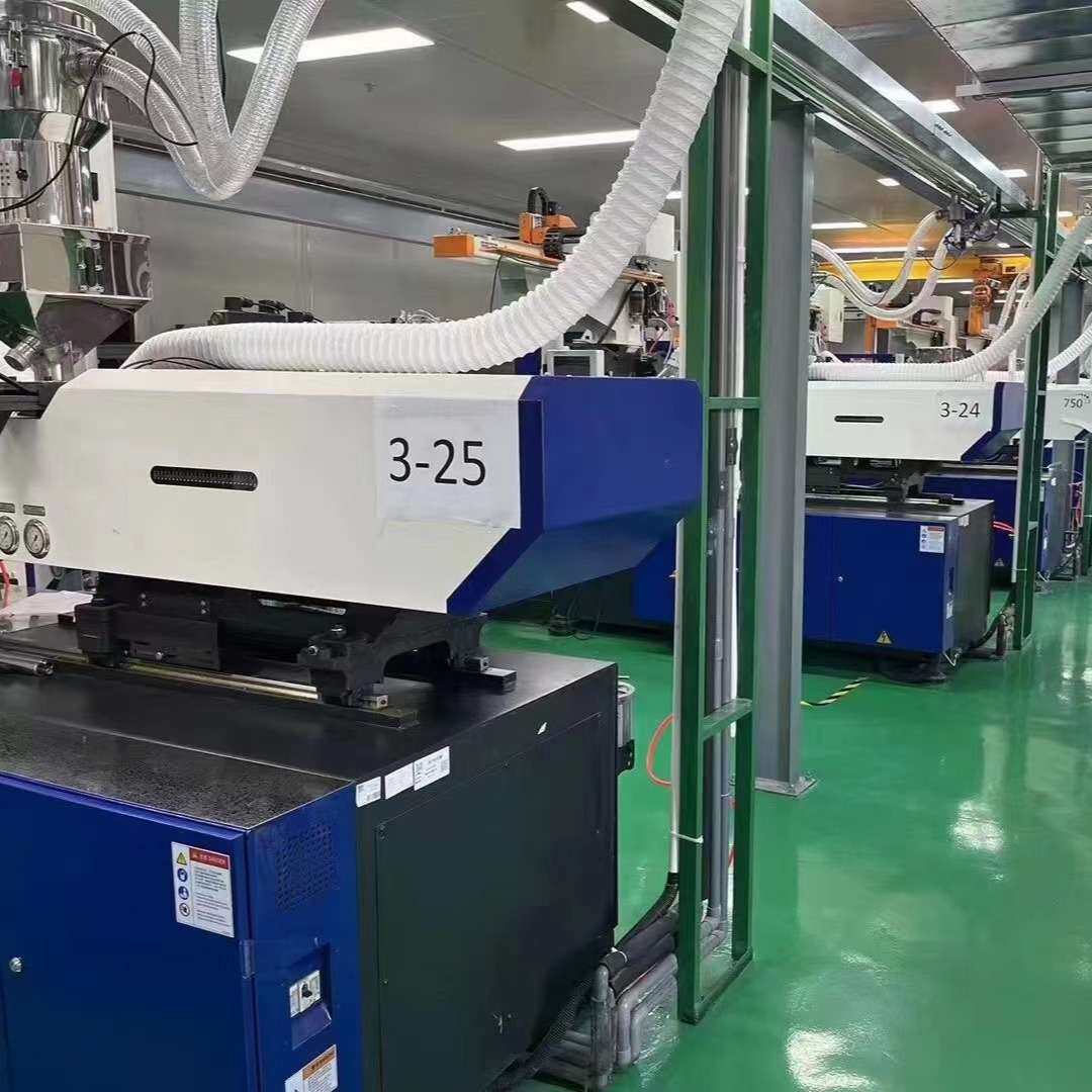 海天三代200吨注塑机,2022年,带三轴机械手,价格优惠