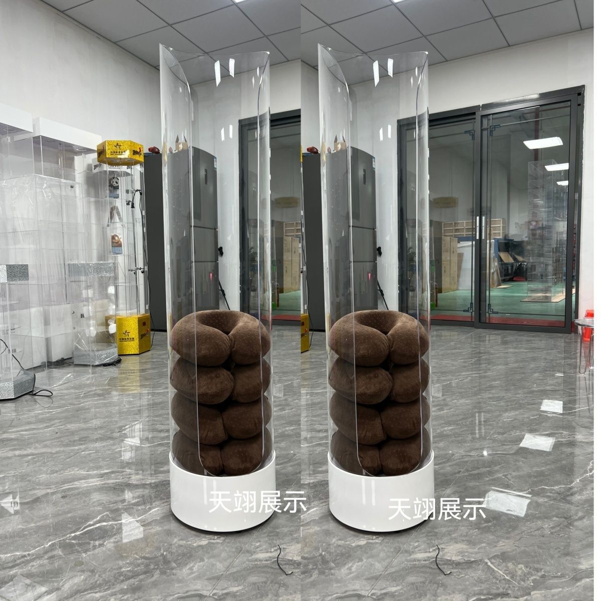 颈枕架亚克力飞机头枕柜展示架有机玻璃展柜枕头柜货架桶相框