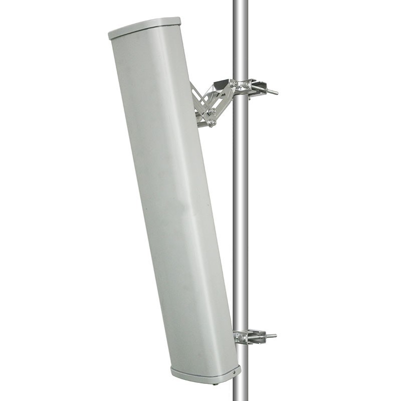 698-700-720-740-746MHz   60 10dBi 双极化板状定向天线