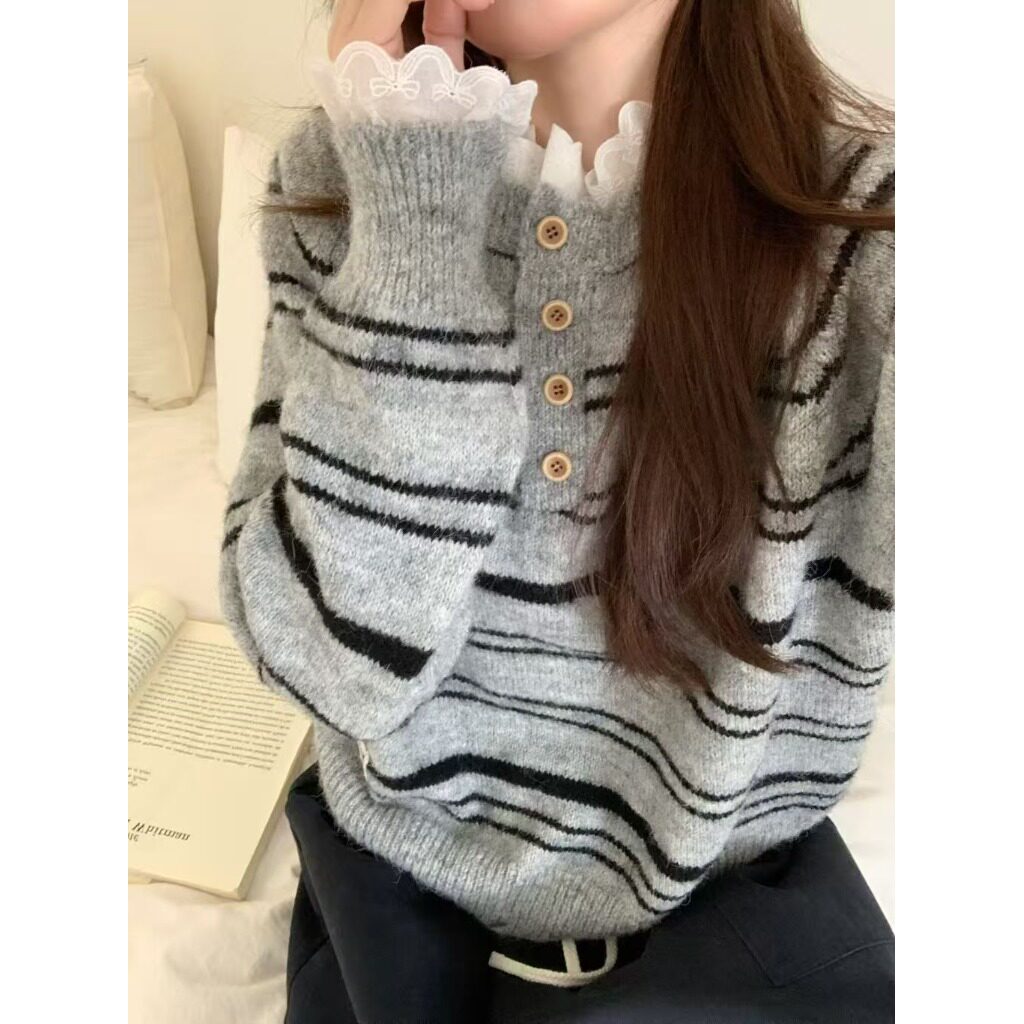 大码条纹花瓣袖韩版针织衣