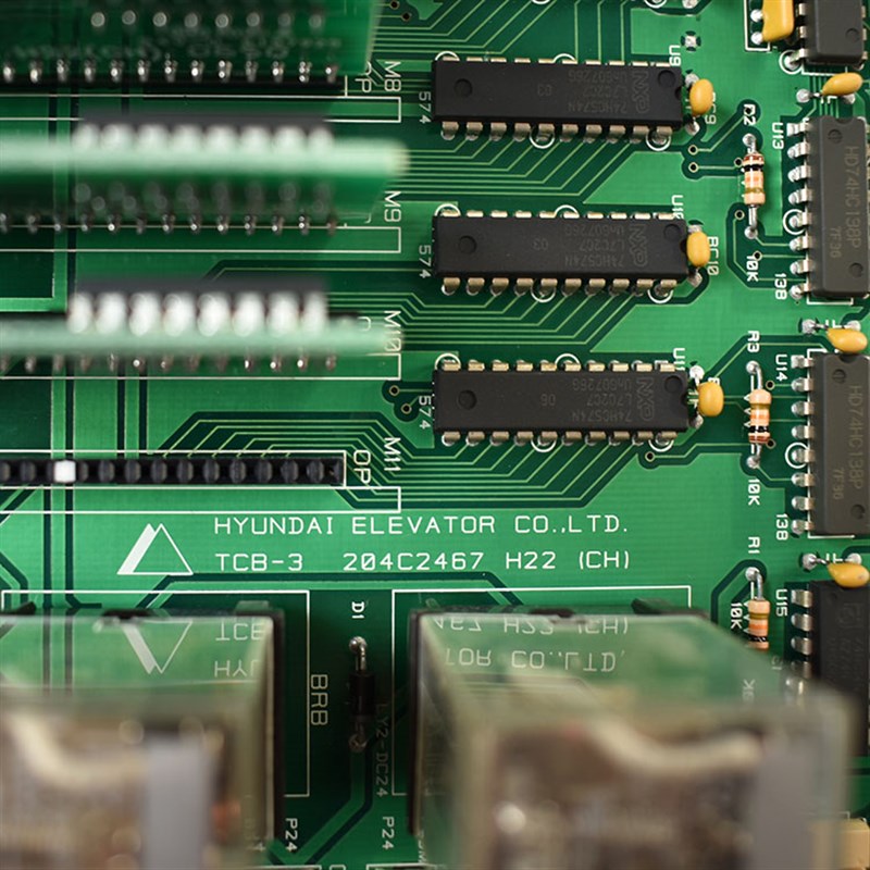 上海现代STVF5电梯主板TCB-3 204C2467 H22 (CH) 控制柜继电器板7