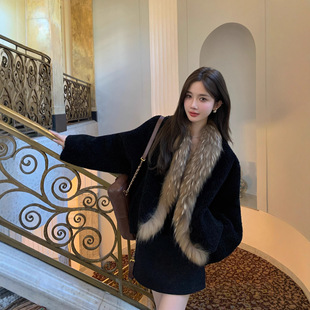 贵女Alpha羊羔毛皮毛一体貉子毛领慵懒皮草外套女冬新款 斗篷大衣