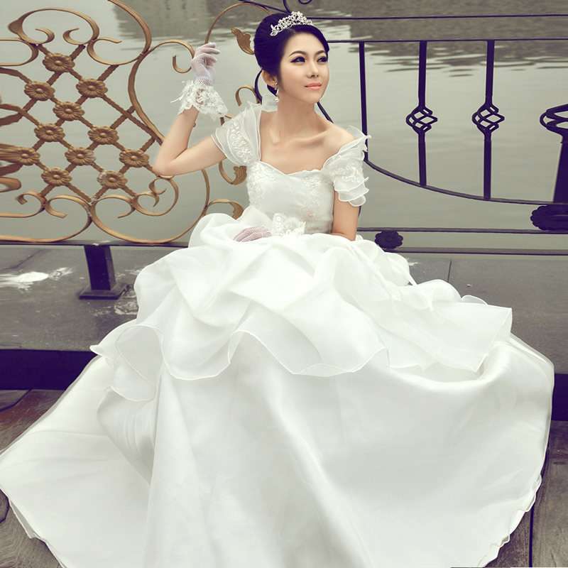 2025新款新娘婚纱礼服奢华齐地抹胸 婚纱大码胖mm一字肩婚纱