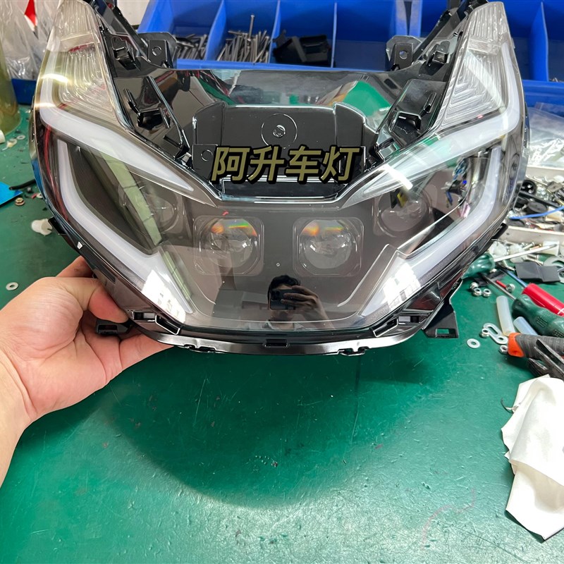 pcx10前大灯升级LED灯泡四矩阵激光透镜恶魔眼改装流水转向