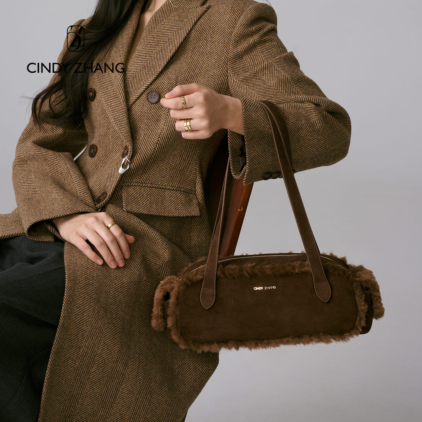 【张予曦徐紫茵同款】CINDY ZHANG2025秋季新款手提单肩法棍包