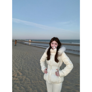 jijilulu积极璐 冬日小蛮腰 加厚保暖羽绒服毛领连帽收腰韩女显瘦