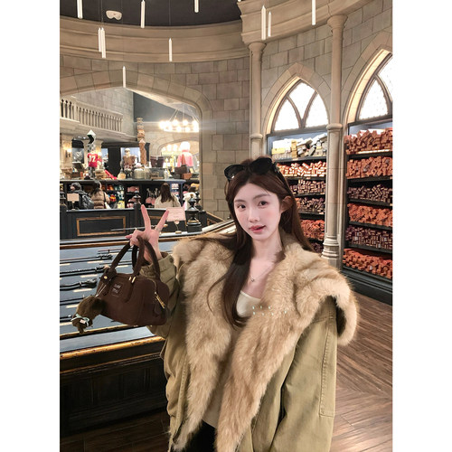 jijilulu积极璐 北岛parka 大翻领派克羽绒服卡其色绵软挺括加厚