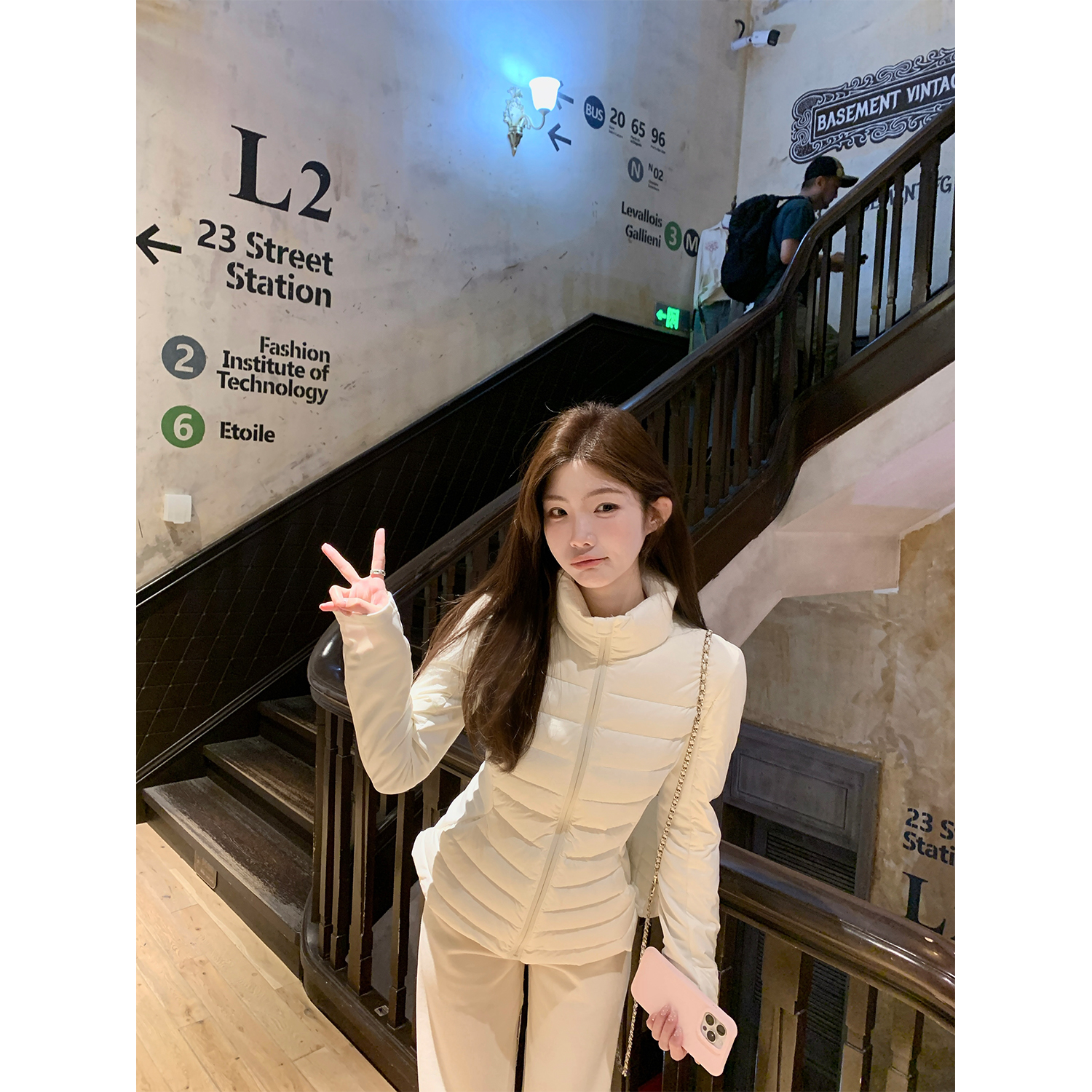 jijilulu积极璐 lulu小蛮腰 轻薄收腰显瘦羽绒服蓬松修身高立领