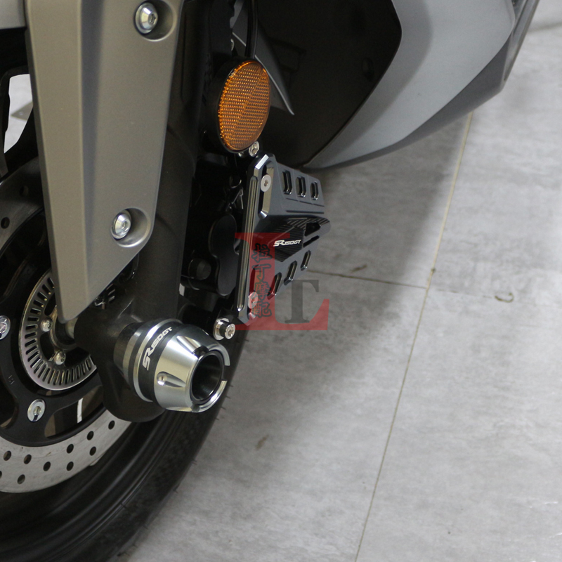 适用隆鑫无极R1GT改装前卡钳保护罩铝合金前刹车泵防磕盖