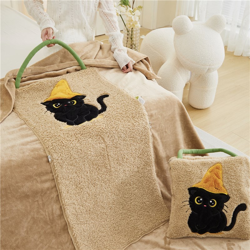 法莱绒抱枕毯子二合一办公室午休抱枕车用被子两用午睡盖毯枕头被