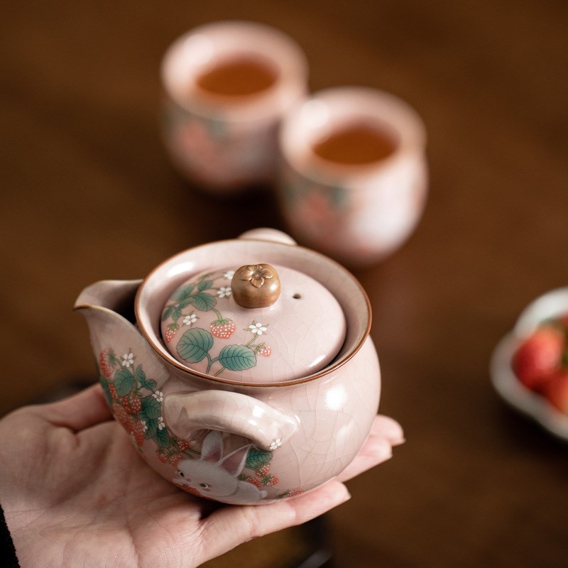 粉汝窑草莓兔陶瓷手抓壶不烫手大容量家用茶碗单人泡茶器喝茶单壶