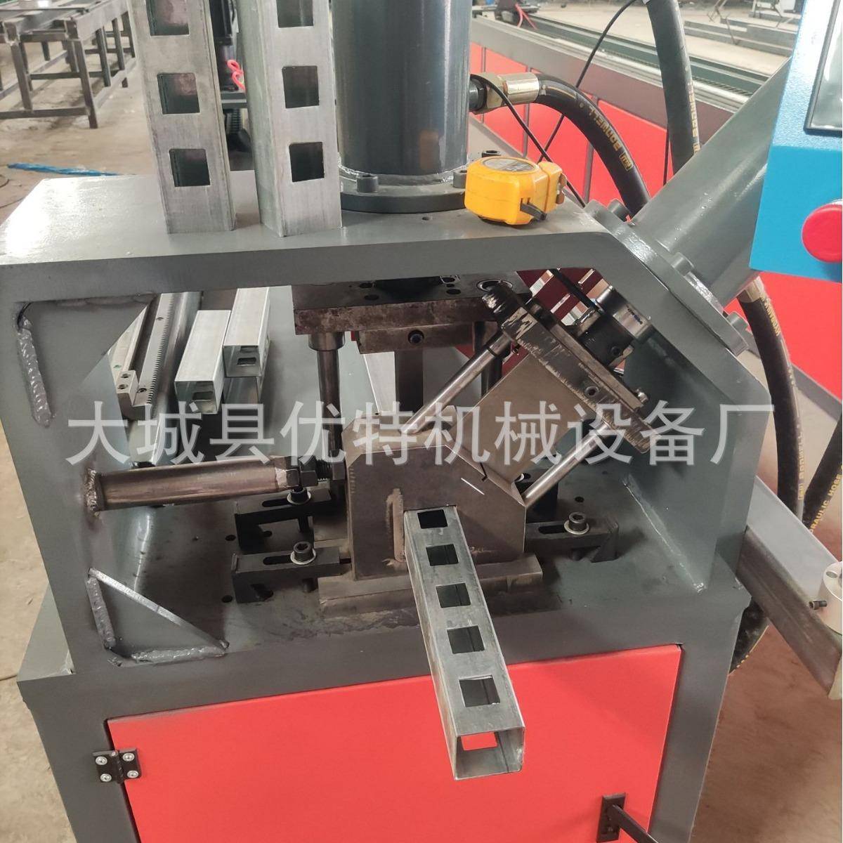 槽钢H钢角铁板数控液压冲孔机方管圆管冲角孔剪断送料机