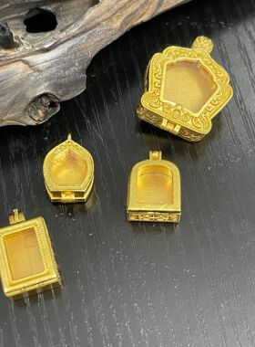 藏饰迷你指尖鎏金小嘎乌盒镶入 唐卡  朱砂 青稞粒吊坠挂件厂