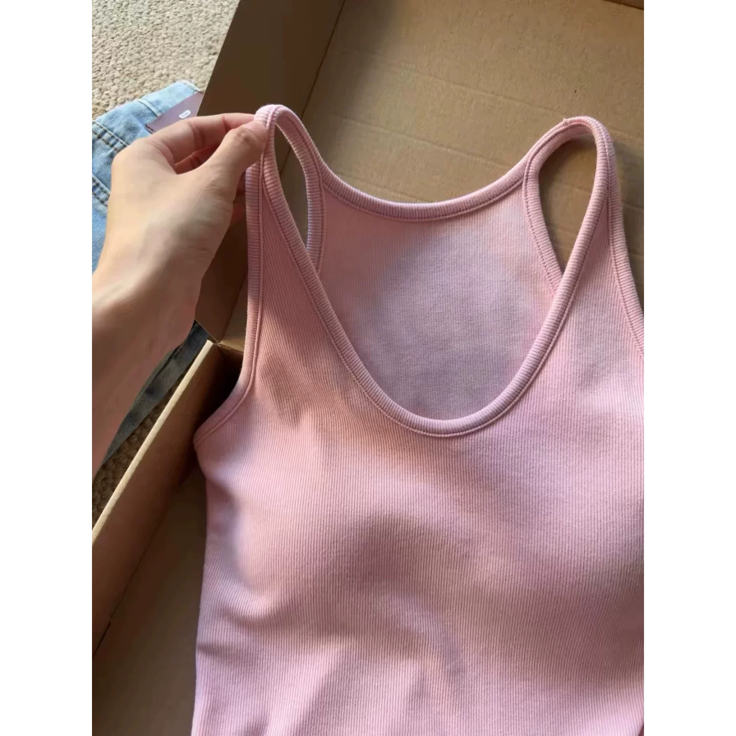 运动健身房瑜伽带胸垫吊带小背心春秋内搭修身显瘦遮副乳v领上衣