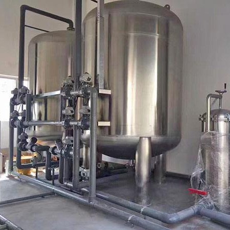 石英砂砂滤器活性炭炭滤器多介质除铁锰锰砂纤维球毛发过滤器。