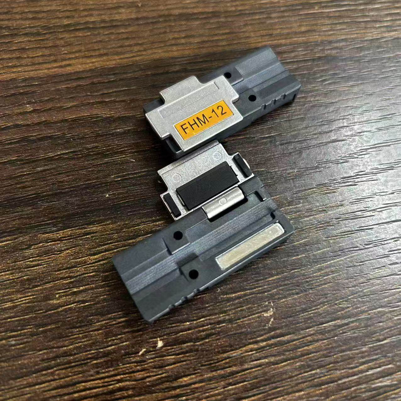 光纤熔接机带状夹具光纤切割刀夹具12芯并带夹具不跑纤稳定耐用吸附力强左侧12芯带状夹具切割刀12芯夹具