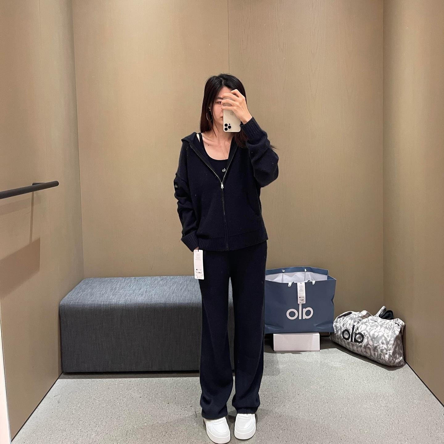 直邮代购Alo Yoga保暖羊绒羊毛针织上衣开衫宽松拉链连帽毛衣外套