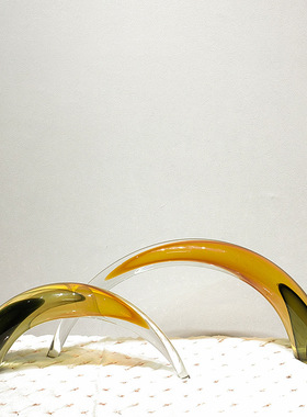 现代牛角茶色渐变琉璃流线形样板间售楼处客厅桌面装饰品