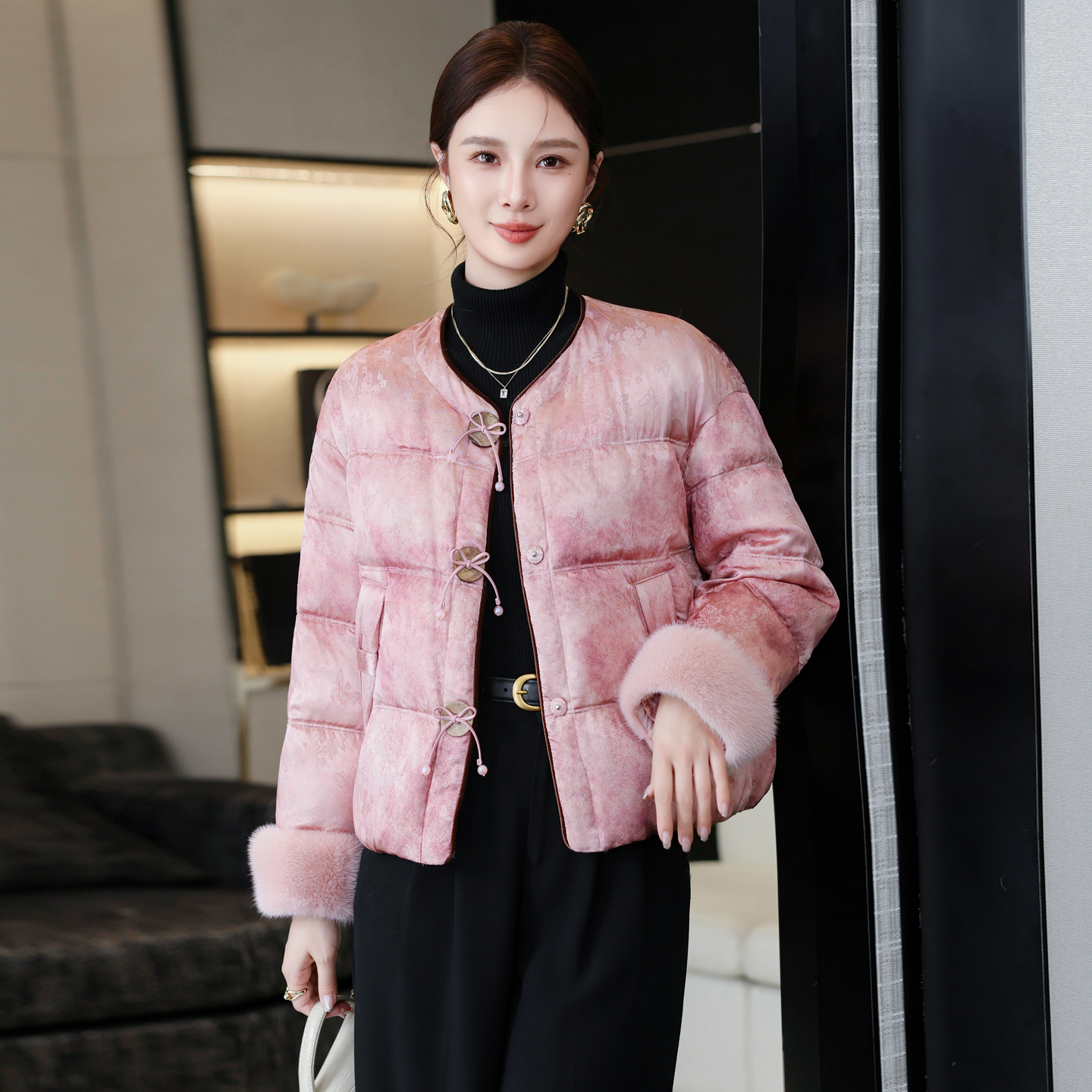 高端国风鹅绒羽绒服女2025冬季新款宽松提花水貂袖皮草外套短款潮