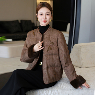高端鹅绒羽绒服女2025冬季新钉珠袖口水貂新中式国风皮草外套短款