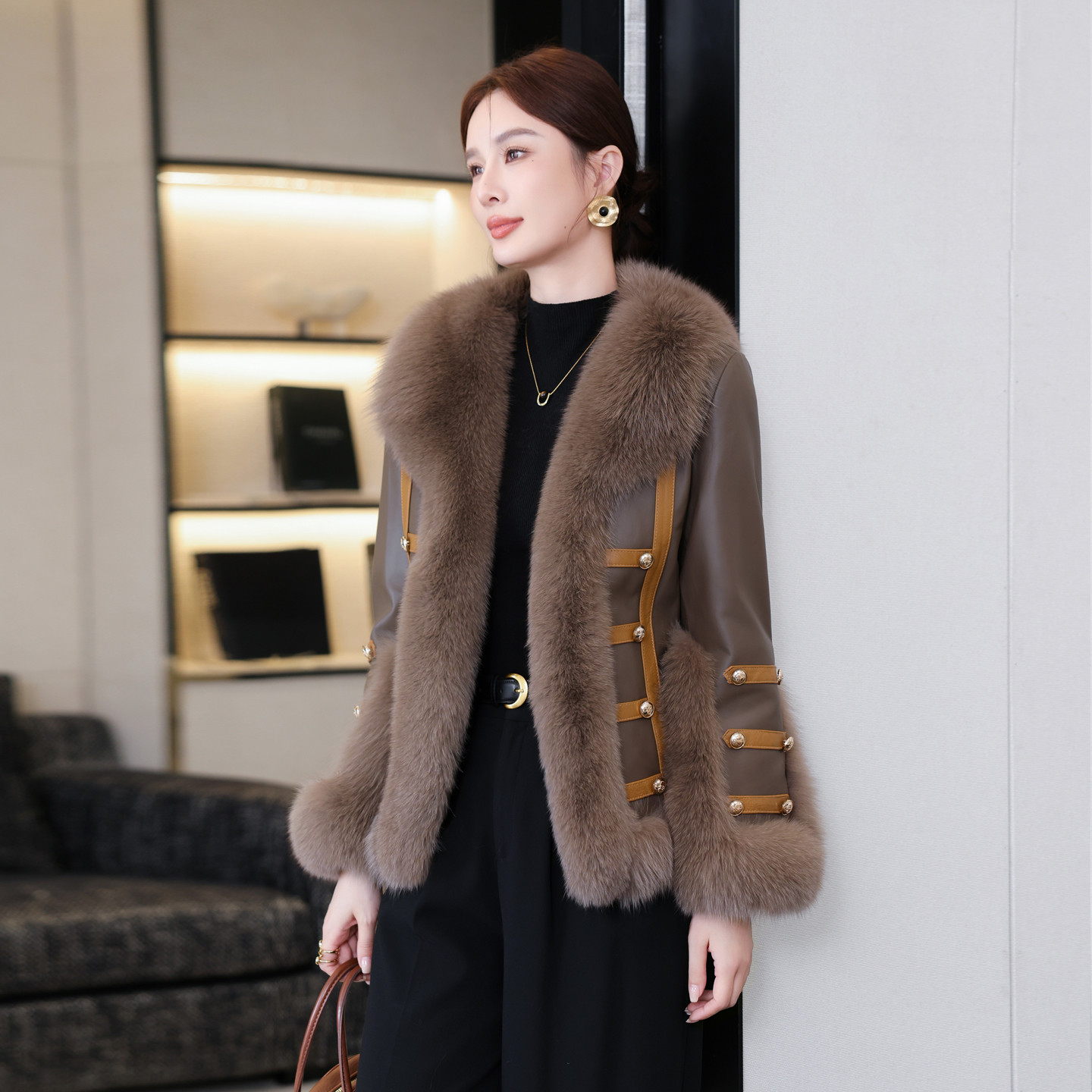 真皮羽绒服女拼接狐狸毛短款