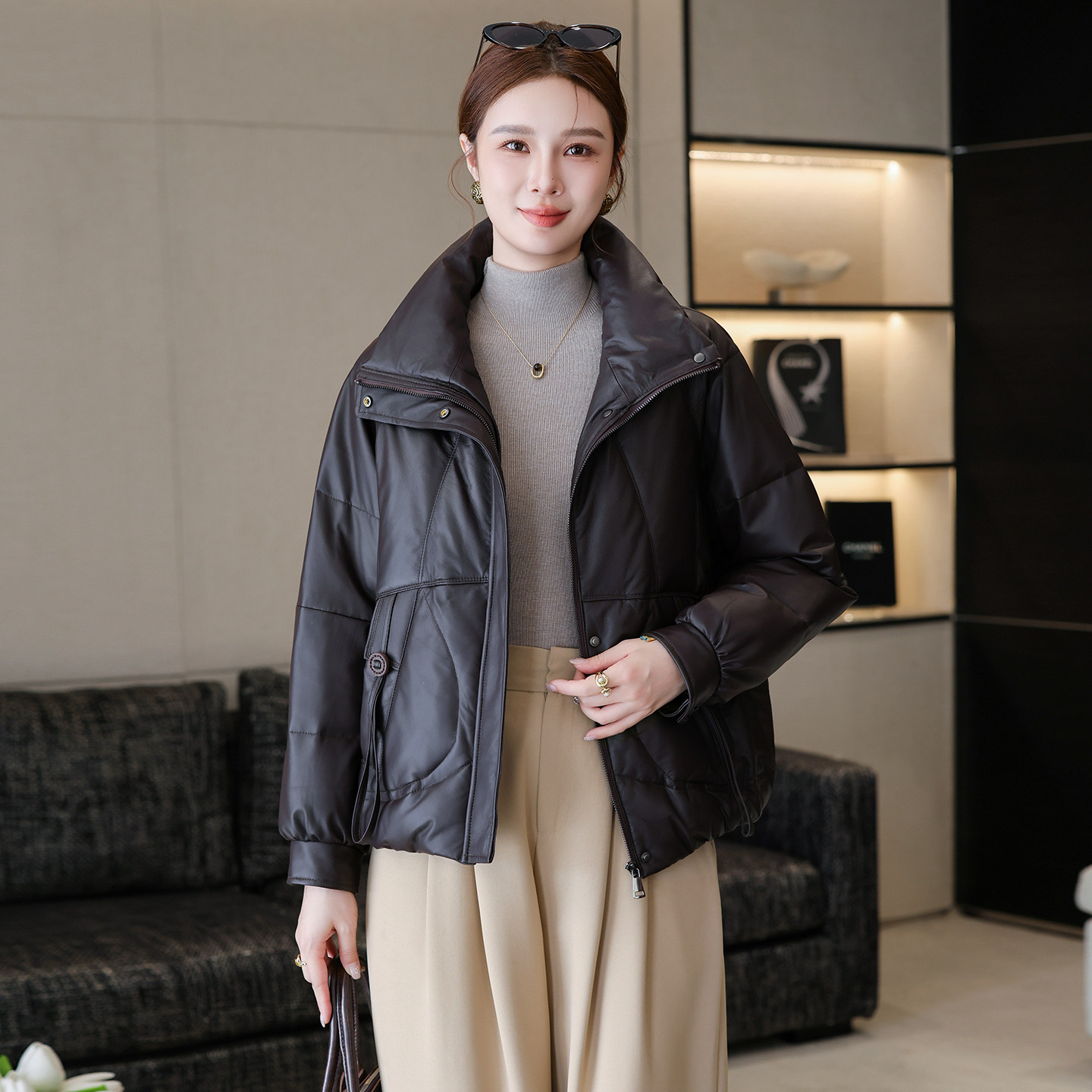 真皮羽绒服女2025冬季新款时尚休闲面包领海宁绵羊皮皮衣外套短款