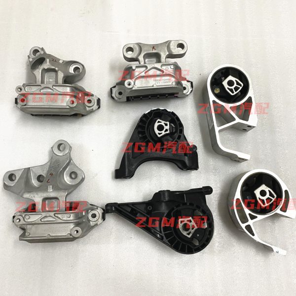 适用昂科旗XT5XT6发动机脚胶 支架波箱机脚胶 变速箱支架座垫原厂