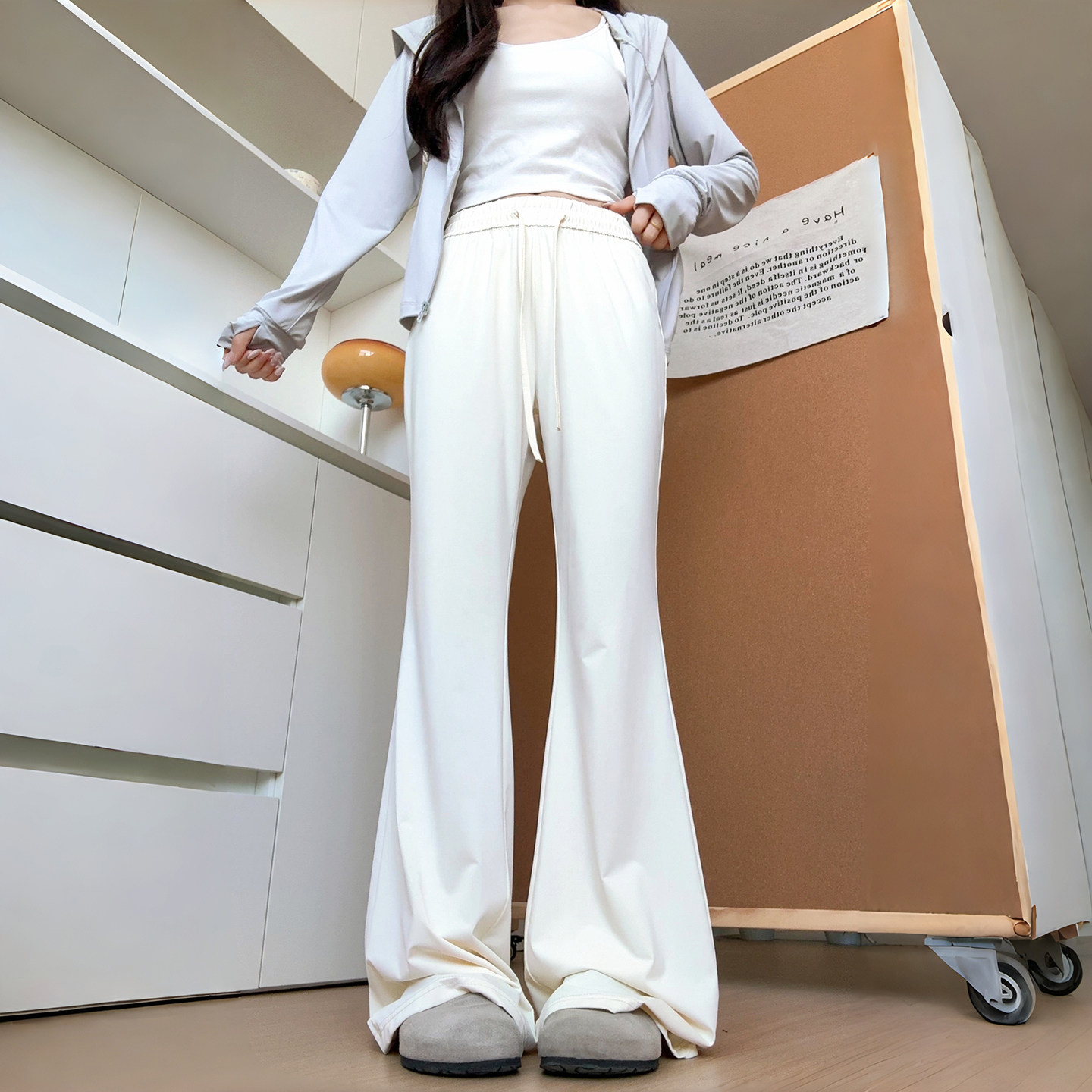 薄荷绿微喇叭裤女夏薄2026新款高腰垂感小个子休闲冰丝阔腿防晒裤