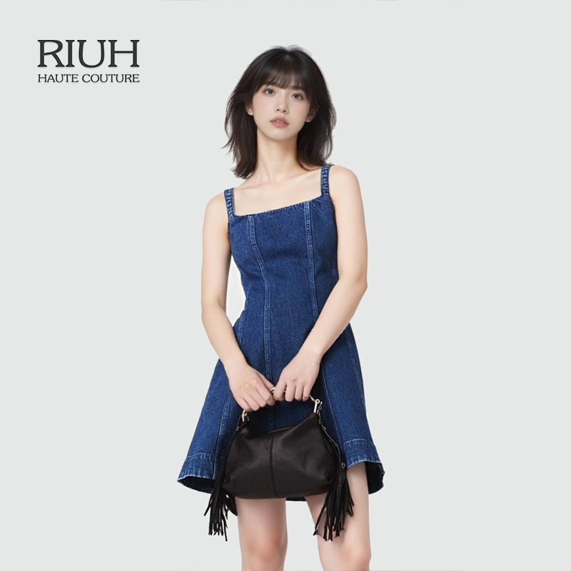 RIUH精致时尚棉质丹宁蓝收腰吊带牛仔连衣裙25秋冬