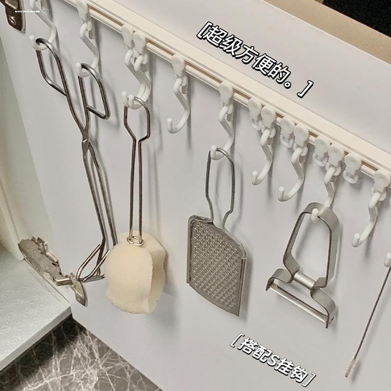 橱柜门内侧收纳厨房空间利用神器勺铲小工具强力粘胶滑轨柜门挂钩