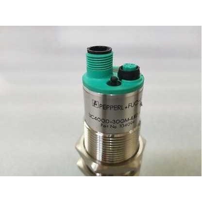德国  p+f  UC3500-30GM70-IE2R2-V15   超声波传感器